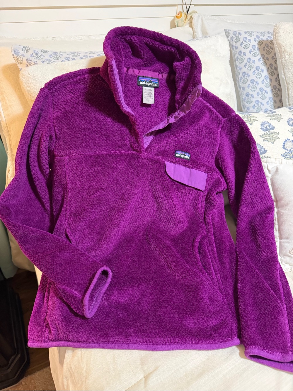 Patagonia Woman’s Re-Tool Snap-T Fleece in the Color Purple size Medium